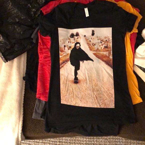 Black skateboarding skeleton t shirt. - Picture 2 of 2